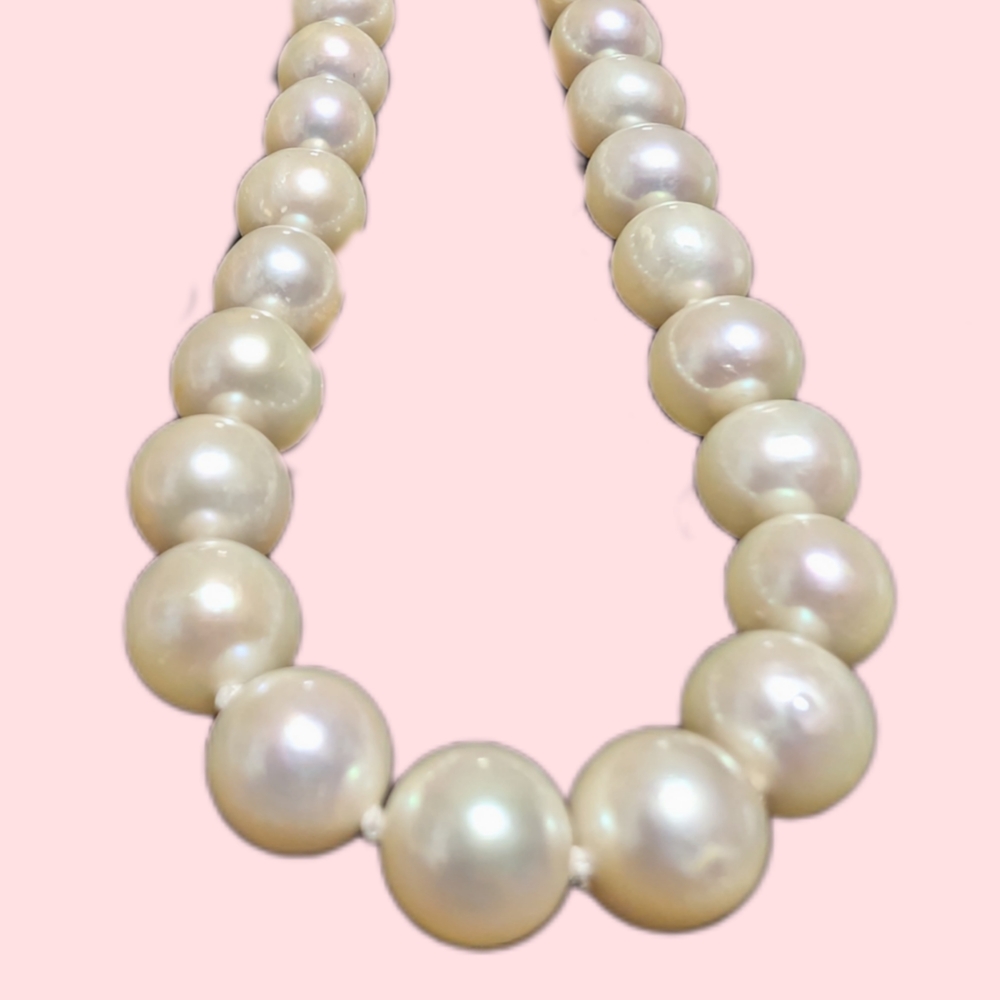 Elegant Freshwater Pearl Necklace